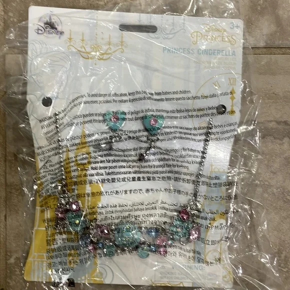 Cinderella‎ Costume for Kids sz 7/8 with shoes sz 13/1 and accessories - Picture 8 of 10